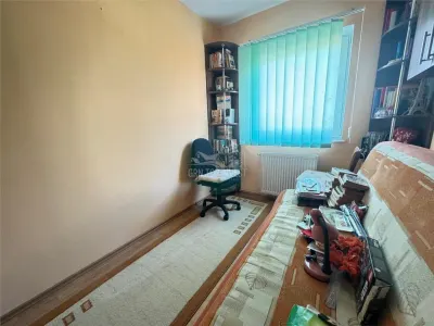 Apartament decomandat 3 camere cu 2 balcoane zona Valea Aurie - foto 21