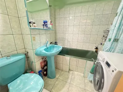 Apartament decomandat 3 camere cu 2 balcoane zona Valea Aurie - foto 22