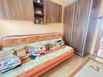 Apartament decomandat 3 camere cu 2 balcoane zona Valea Aurie - foto 6