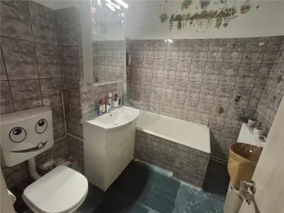 Apartament 3 camere decomandat 2 balcoane pivnita zona Valea Aurie - foto 5