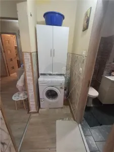 Apartament 3 camere decomandat 2 balcoane pivnita zona Valea Aurie - foto 6