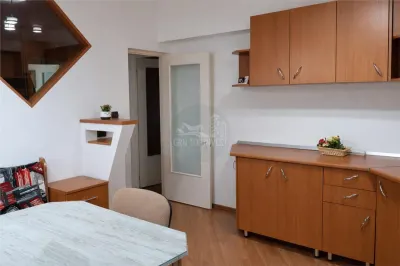 Apartament 4 camere 2 bai 3 balcoane zona Centrala - foto 9