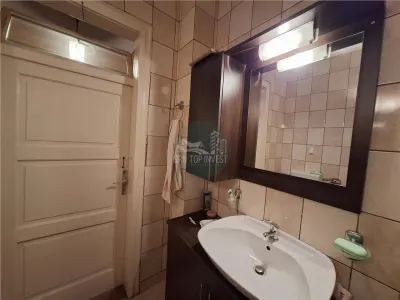 Casa 4 camere pivnita curte individuala Zona Lazaret - foto 13