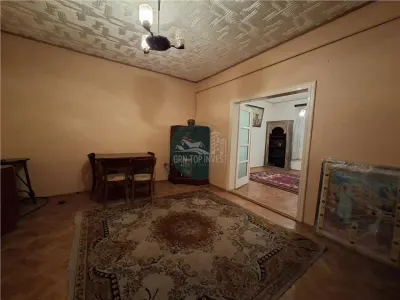 Casa 4 camere pivnita curte individuala Zona Lazaret - foto 3
