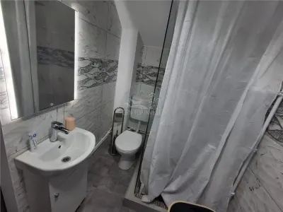 Casa individuala 3 camere 2 bai curte si garaj - zona Talmaciu - foto 12