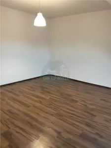 Apartament 2 camere la mansarda in zona Strand - foto 2
