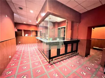 Spatiu comercial 82 mp utili cu vitrina pretabil afacere in Piata Mare - Sibiu