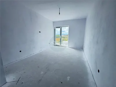 Casa individuala 4 camere 2 bai si teren de 265 mp in Sura Mica - foto 4