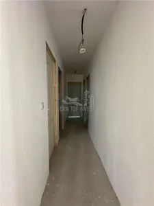 Casa individuala 4 camere 2 bai si garaj curte 500mp Sura Mare - foto 7