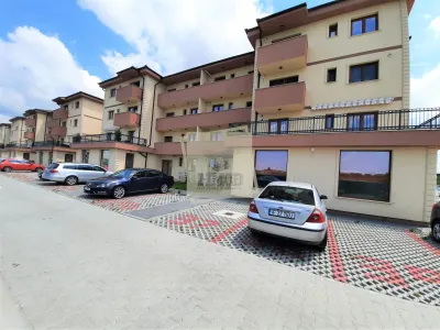 Apartament cu 3 camere 2 balcoane si parcare pe Calea Surii Mici - foto 1