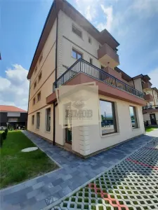 Apartament cu 3 camere 2 balcoane si parcare pe Calea Surii Mici - foto 2