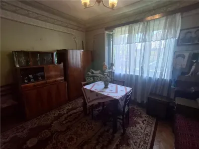 Apartament la casa 2 camere pivnita  100mp gradina zona Lazaret - foto 12