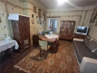Apartament la casa 2 camere pivnita  100mp gradina zona Lazaret - foto 13