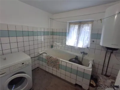 Apartament la casa 2 camere pivnita  100mp gradina zona Lazaret - foto 4