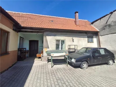 Apartament la casa 2 camere pivnita  100mp gradina zona Lazaret - foto 10