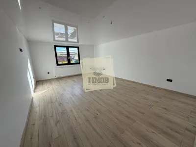 Casa cu 4 camere si 3 bai pretabila birouri in Sura  Mare - foto 6