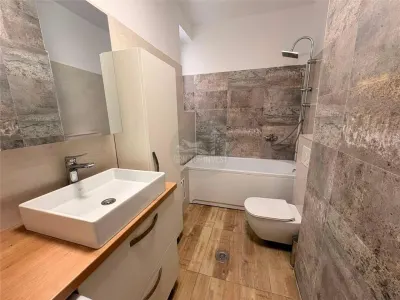 Apartament  decomandat 2 camere zona Centrala - foto 10