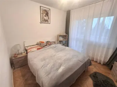 Apartament 3 camere decomandat 2 balcoane zona Calea Poplacii - foto 18