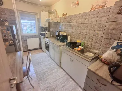 Apartament 3 camere decomandat 2 balcoane zona Calea Poplacii - foto 10