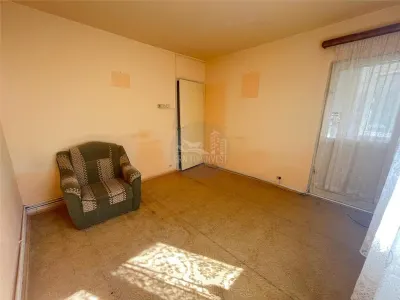 Apartament 2 camere decomandat balcon pivnita zona Vasile Aaron - foto 15