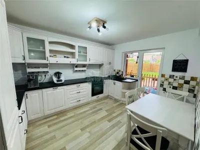 Casa cu 4 camere in Sura Mare - foto 5