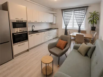 Apartament 3 camere balcon parcare  zona Selimbar - foto 3