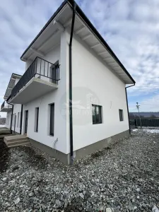 Casa tip duplex 4 camere curte 190 mp zona Mohu Selimbar - foto 3