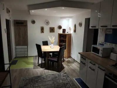 Apartament 4 camere cu balcon si pivnita zona Vasile Aaron - foto 14