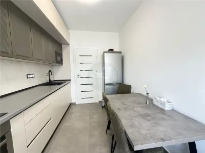 Apartament 3 camere 2 bai balcon parcare zona Calea Surii Mici - foto 12