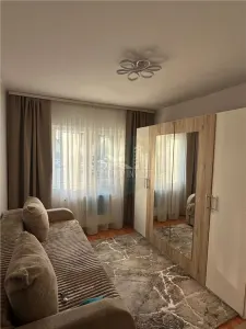 Apartament 3 camere decomandat 2 bai pivnita zona Turnisor - foto 3