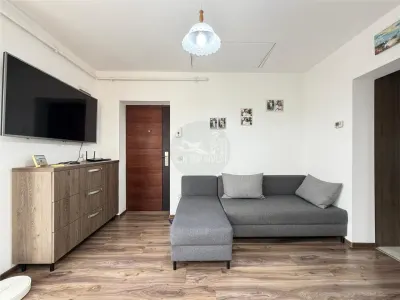 Apartament 2 camere balcon si parcare zona Gusterita - foto 4