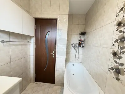 Apartament 2 camere balcon si parcare zona Gusterita - foto 10