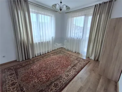Apartament 3 camere decomandat 2 bai parcare Sura Mare - foto 3