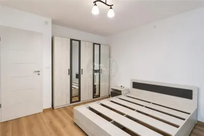 Apartament 3 camere cu balcon zona Strand - foto 3
