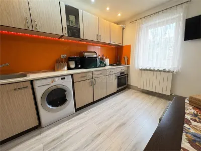 Apartament decomandat cu 3 camere 2 bai si balconzona Ciresica - foto 6