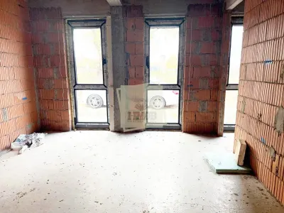 Casa individuala cu 4 camere 3 bai si 390 mp teren in Sura Mica - foto 4
