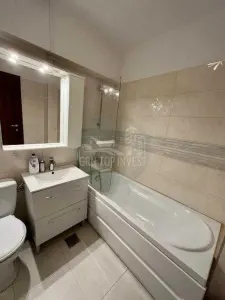 Apartament 3 camere 2 bai zona Centrala - foto 7