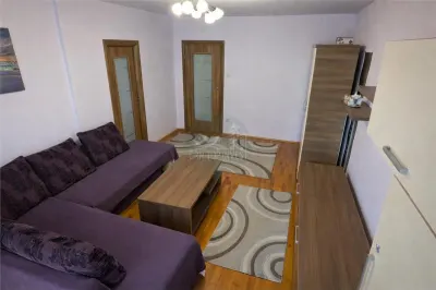 Apartament 2 camere decomandat si balcon zona Centrala - foto 2