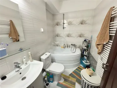 Apartament 2 camere decomandat balcon si parcare Bld Mihai Viteazul - foto 7
