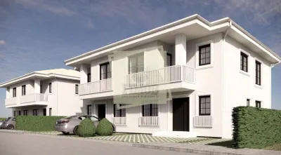 Duplex la cheie 4 camere si 3 bai 7 km de Sibiu - Sura Mica
