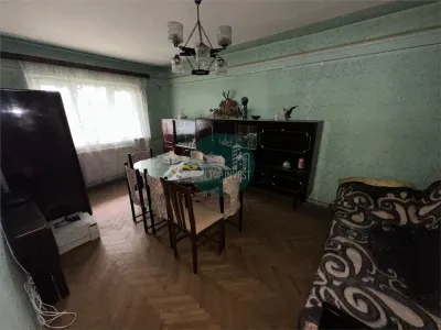 Apartament 3 camere decomandat pivnita boxa zona Calea Dumbravii - Sibiu