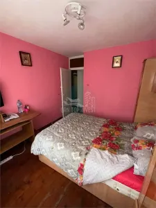 Apartament 3 camere decomandat pivnita boxa zona Calea Dumbravii - foto 3