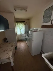 Apartament 3 camere decomandat pivnita boxa zona Calea Dumbravii - foto 4