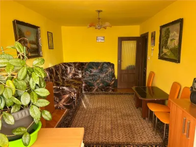 Apartament decomandat 3 camere etaj intermediar Vasile Aaron - Sibiu