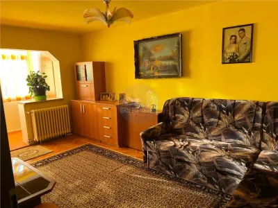 Apartament decomandat 3 camere etaj intermediar Vasile Aaron - foto 2