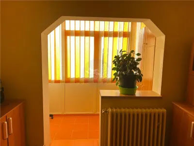 Apartament decomandat 3 camere etaj intermediar Vasile Aaron - foto 4