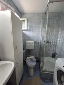 Apartament 3 camere la casa curte pivnita parcare zona Centrala - foto 14
