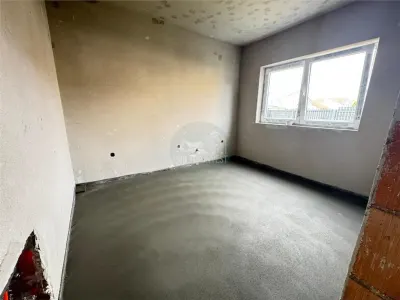 Casa individuala 4 camere 2 bai si teren de 486 mp in Sura Mica - foto 4