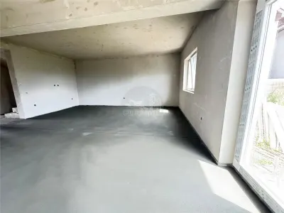 Casa individuala 4 camere 2 bai si teren de 486 mp in Sura Mica - foto 6