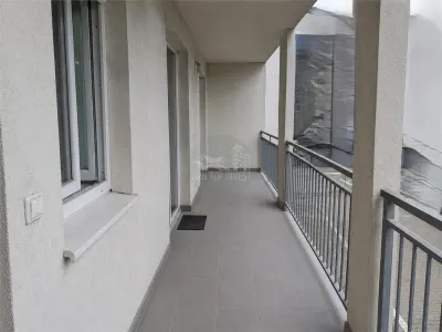 Apartament 3 camere 2 bai Et 1 parcare City Residence - foto 8